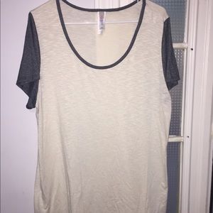 2xl Lularoe classic tee